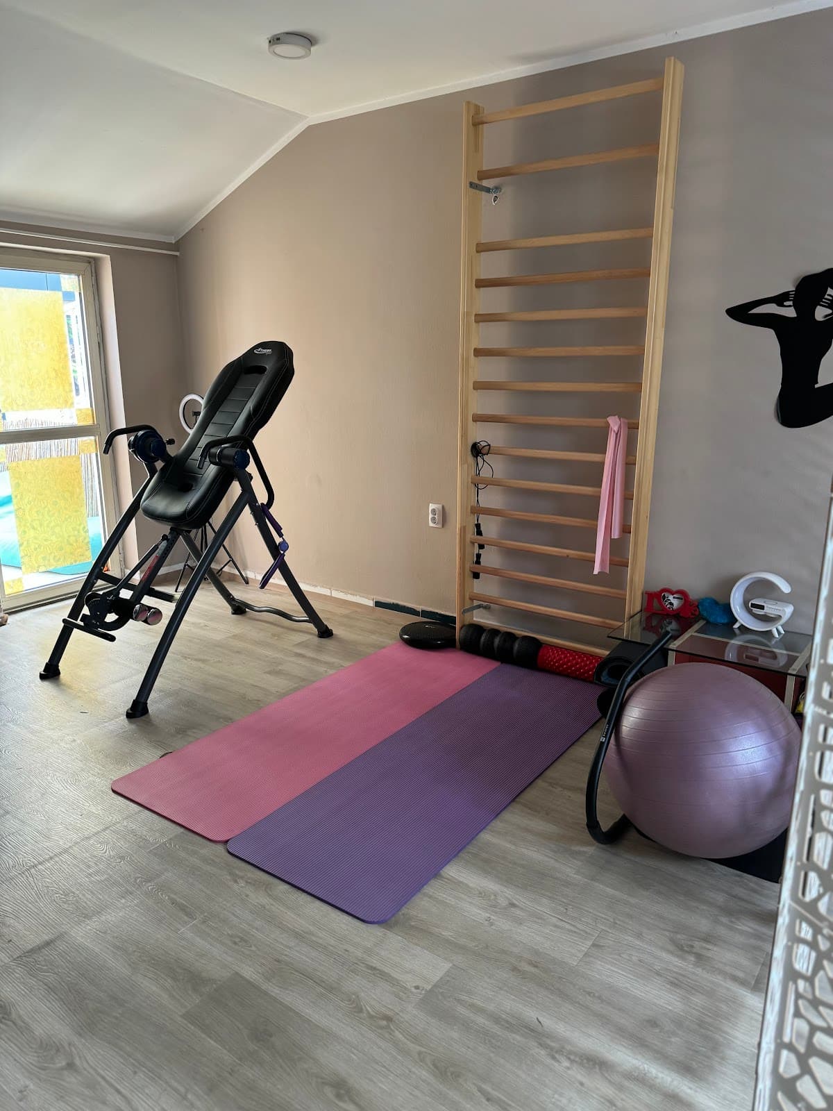 MOVEBETTER — photo 1