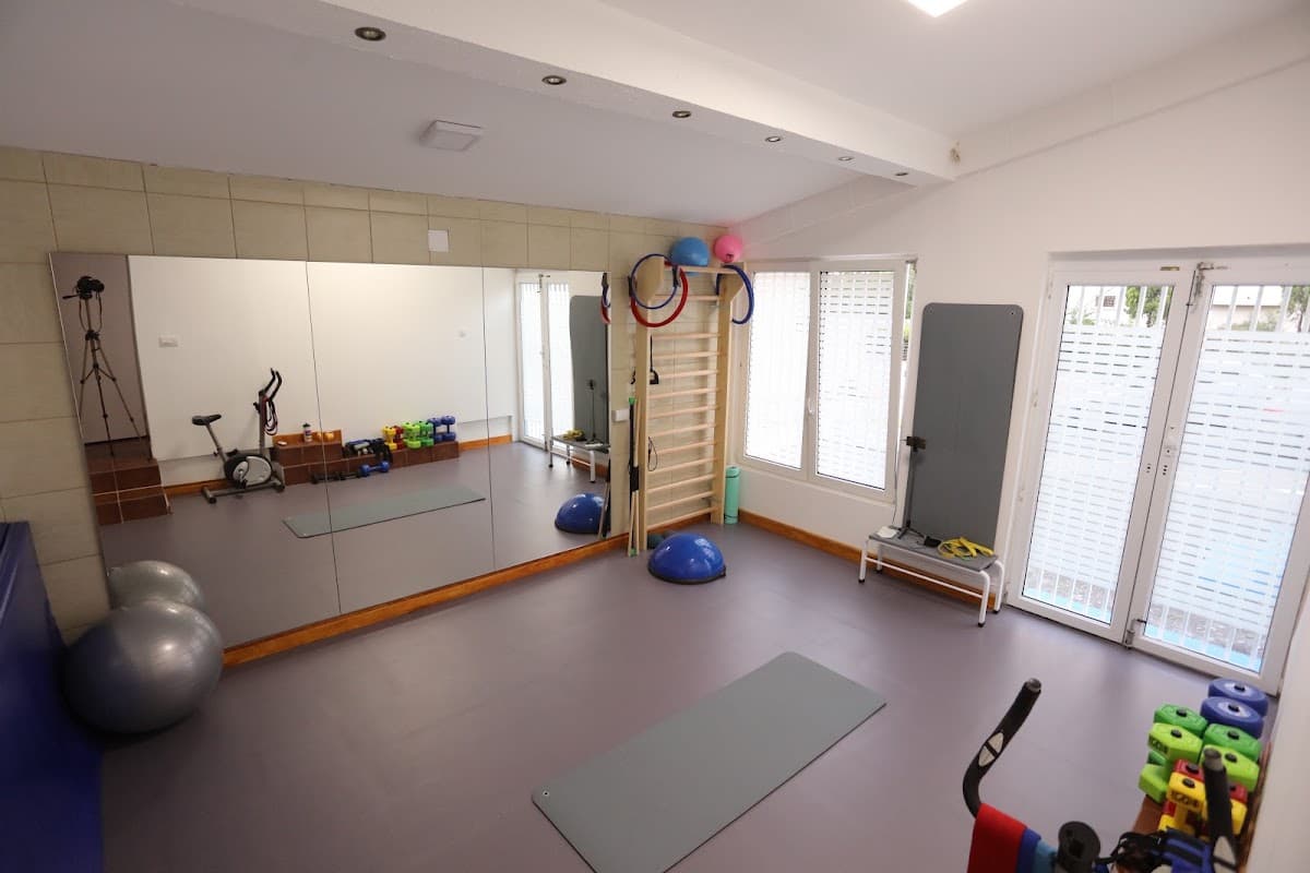Korektiva - fitness-trening snage, pilates, yoga, masaže, korektivne vežbe, presoterapija — photo 1